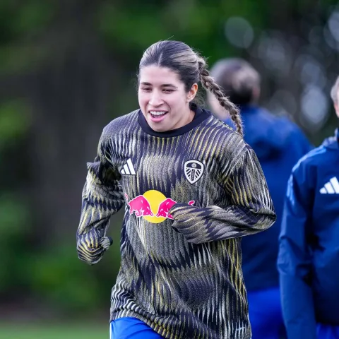 Misi Amankan Poin Krusial: Kath Smith Serukan Fokus Tinggi Jelang Duel Midweek Leeds United Women