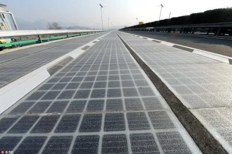 Mimpi Buruk Infrastruktur Hijau: Mengapa Ambisi Proyek 'Solar Roadways' Gagal Total di Seluruh Dunia