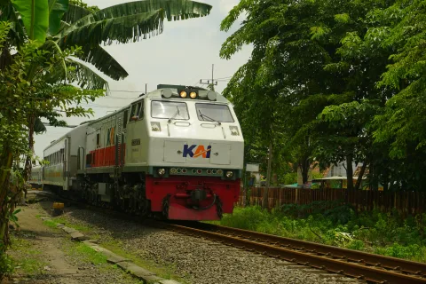Mobilisasi Massal Lebaran 2026: PT KAI Bukukan Penjualan 734 Ribu Tiket Jarak Jauh