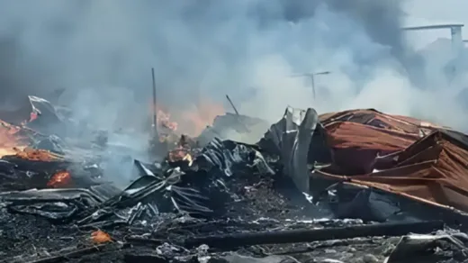 Insiden Kebakaran Hebat: Belasan Lapak Kayu di Kalideres Hangus, 90 Personel Damkar Dikerahkan