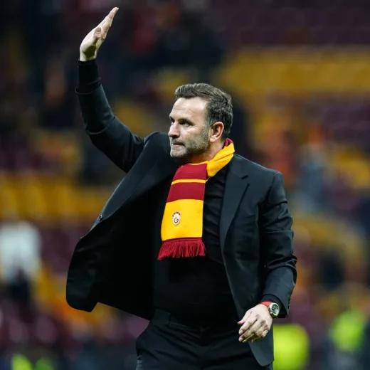 Mimpi Buruk di Anfield: Pelatih Galatasaray Akui Kehebatan Taktik Liverpool Sekaligus Kecam Kepemimpinan Wasit