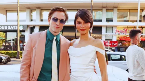 Pesona "Bridal Era": Gaya Memukau Zendaya dan Robert Pattinson di Karpet Merah Premiere LA 'The Drama'