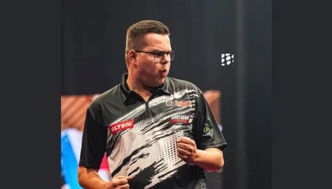 Kondisi Darurat: Gian van Veen Mundur dari Premier League Darts Setelah Dilarikan ke Rumah Sakit