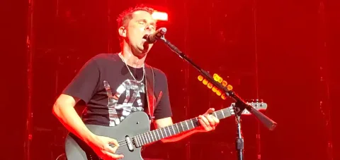 Mengudara ke Luar Angkasa: Muse Umumkan Album Ke-10 'The Wow! Signal' Lewat Perilisan Single Ekstrem 'Be With You'