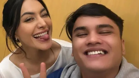Akhirnya Bertemu Setelah 24 Tahun: Momen Haru Denada dan Ressa Rizky Rossano di Tengah Pusaran Konflik Hukum