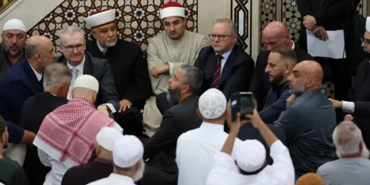 PM Australia Disoraki di Masjid Sydney: Ketegangan Konflik Gaza Picu Protes Domestik