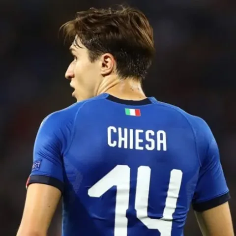 Amunisi Tambahan: Federico Chiesa Kembali Dipanggil ke Skuad Italia untuk Laga Krusial Play-Off Kontra Irlandia Utara