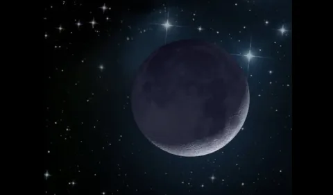 Konjungsi Langit Malam Ini: Bulan Sabit Berdampingan dengan Gugus Bintang Pleiades