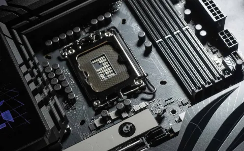 Masa Depan Rakitan PC: Kapasitas Cip BIOS Membesar demi Umur Panjang Motherboard