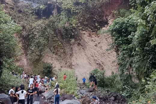 Tragedi Maut Karangasem: Diduga Mabuk, Sopir Tewas Usai Mobil Terjun ke Jurang 100 Meter