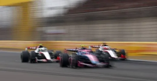 Revolusi Tak Sengaja: Bagaimana F1 Akhirnya Menaklukkan Masalah "Dirty Air"