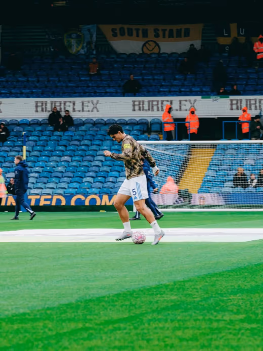 Kisah Pascal Struijk di Leeds United: Tolak Tawaran Belanda Demi Tantangan di Inggris