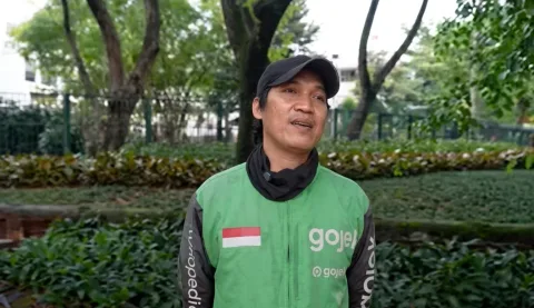 Ojek Online Indonesia: Kerja Keras Tanpa Hak, Realitas Pahit di Balik Layar Aplikasi