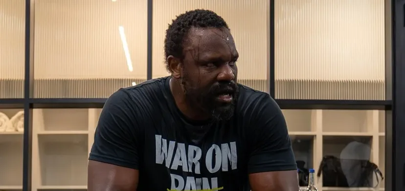 Update Duel April: Selesai Sparring Perdana, Derek Chisora Tebar Ancaman Brutal ke Deontay Wilder