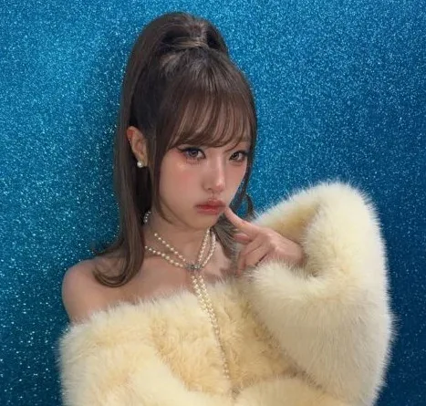 Video Viral Fansign Yena Tuai Kekhawatiran, Penggemar Soroti Tubuhnya yang Terlalu Kurus