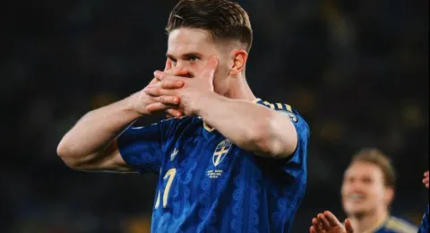 Selebrasi Gyökeres: Bernyanyi Bersama Suporter Swedia Usai Raih Kemenangan