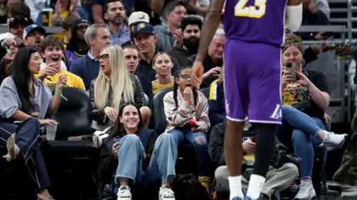 Momen Ikonik: Caitlin Clark Hadir di Laga Lakers, Berbagi Sorotan dengan LeBron James