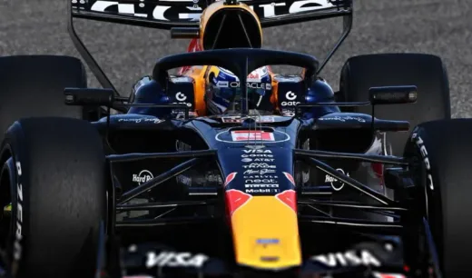Permintaan Tak Biasa Red Bull: "Hargai Lewis Hamilton di Ferrari"