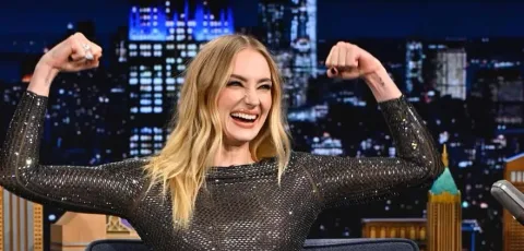 Produksi Serial TV 'Tomb Raider' Dihentikan Sementara Usai Sophie Turner Alami Cedera