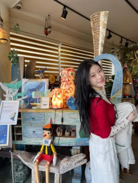 Unggahan Instagram Chaeryeong ITZY Dibanjiri Hujatan Usai Gunakan Lagu Terbaru BTS