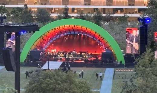 Paul McCartney Guncang Apple Park dalam Perayaan HUT ke-50 Apple Malam Ini