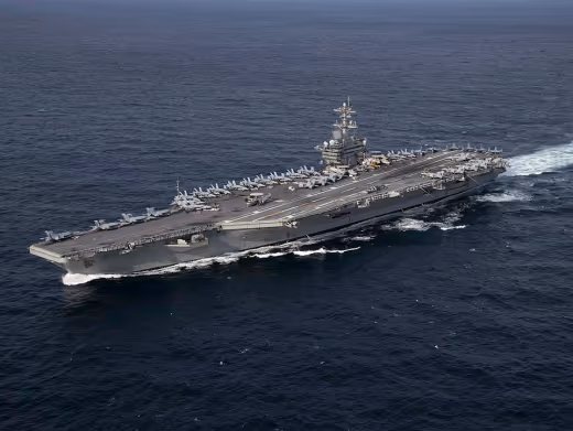 Eskalasi Total: IRGC Lancarkan Serangan Rudal Balistik Terhadap Kapal Induk USS Abraham Lincoln
