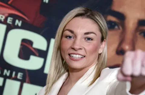 Undefeated Queen! Lauren Price Bersiap Pertahankan Gelar Dunia di Tengah Dominasi Tinju Wanita 2026