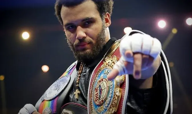 Predator vs Fenomena! Spekulasi Duel Deontay Wilder vs Moses Itauma Guncang Kelas Berat