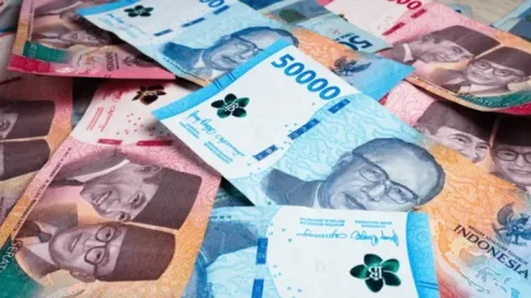 Tekanan Eksternal Guncang Rupiah: Lonjakan Harga Minyak dan Capital Outflow Jadi Pemicu Utama