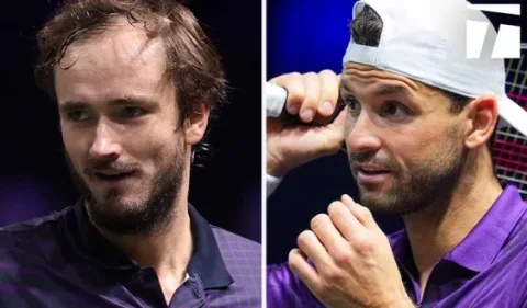 Medvedev "Mengamuk"! Aksi Banting Raket Warnai Kekalahan Mengejutkan di Monte-Carlo Masters