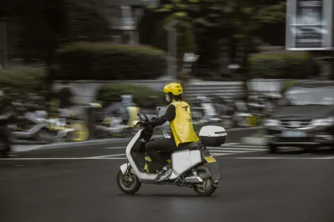 Evaluasi Pengadaan Motor Listrik Satuan Gizi: Menkeu Purbaya Pastikan Moratorium Anggaran Tahun 2026