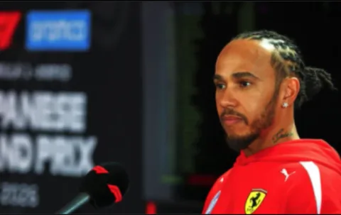 Review RacingNews365: Kekhawatiran Hamilton di Ferrari & Kegembiraan McLaren atas Krisis Red Bull