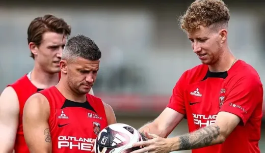 Jelang Laga Krusial NEC vs Feyenoord, Bryan Linssen Kobarkan Semangat Tim dan Soroti Tekanan Mantan Klub