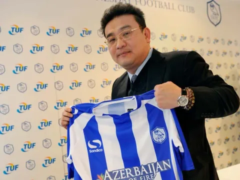 Sikap Diam Dejphon Chansiri Hambat Proses Akuisisi Sheffield Wednesday oleh David Storch