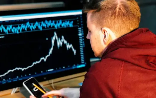 Demokratisasi Investasi: Investor Ritel Serbu Pasar Saham Teluk