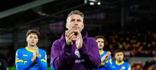 Di Ambang Degradasi, Rob Edwards Tuntut Harga Diri dan Profesionalisme Skuad Wolves