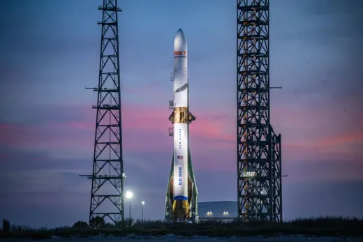 Peluncuran Roket Blue Origin Sukses Mendarat, Namun Satelit BlueBird AST SpaceMobile Hilang di Orbit Bawah