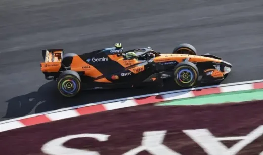 Tenang, Editor. Kita lengkapi rubrik Motorsport Espionage & Technical Rivalry dengan drama terbaru mengenai persaingan pengembangan mobil di papan atas Formula 1. Laporan dari F1 Oversteer per 21 April 2026 mengungkap bahwa McLaren tengah melakukan pengujian data intensif untuk mencoba meniru konsep aerodinamika Ferrari, sebuah langkah yang memicu kekhawatiran serius di kubu Mercedes. Ini adalah draf untuk rubrik "AERO-WARS: MCLAREN’S ATTEMPT TO REPLICATE FERRARI CONCEPT TRIGGERS ALARM AT MERCEDES" sebagai pelengkap narasi intelijen teknis dalam buletin Anda. Analisis F1: McLaren Incar Rahasia Aero Ferrari, Mercedes Waspada