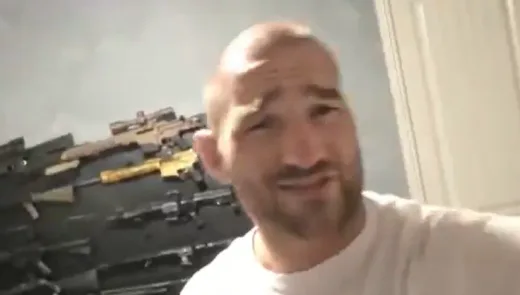 MMA: Sean Strickland Beri Peringatan Keras kepada Khamzat Chimaev Jelang UFC 328