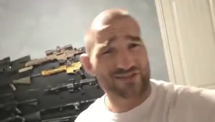 MMA: Sean Strickland Beri Peringatan Keras kepada Khamzat Chimaev Jelang UFC 328