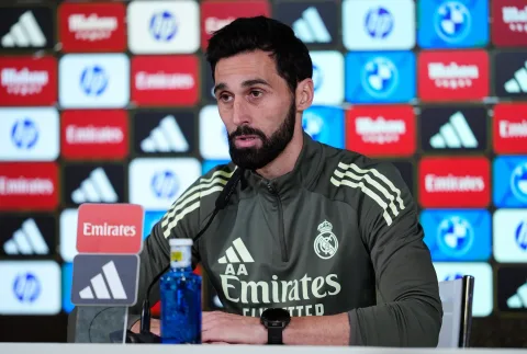 Alvaro Arbeloa: "Saya Senang Ketika Para Penggemar Memberikan Tepuk Tangan untuk Vinicius Jr"