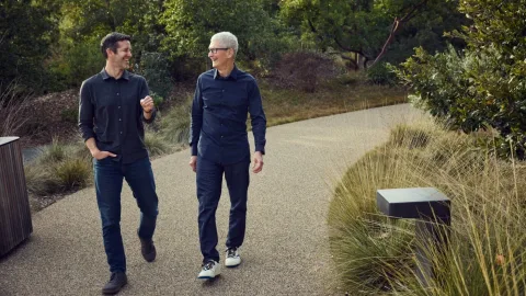 Mengenal John Ternus: Sosok Insinyur Perangkat Keras yang Resmi Menjadi CEO Baru Apple