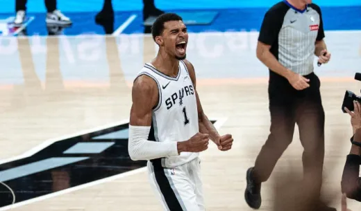 Olahraga: Blazers Bangkit, Tumbangkan Spurs 106-103 dalam Drama Seri yang Sengit