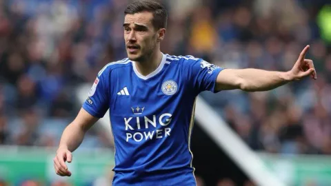 Legenda Liga Premier Soroti Insiden Harry Winks dan Kritik Keras Skuad 'Lembek' Leicester City