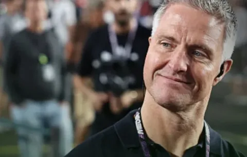 Interaksi Jos Verstappen dan Ralf Schumacher Picu Spekulasi Baru Mengenai Masa Depan Max Verstappen