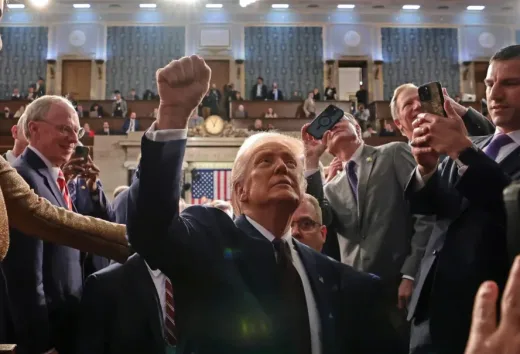 Legislasi Pembatasan Kekuatan Militer Trump terhadap Iran Mandek di Kongres AS: Kedaulatan Eksekutif Tetap Tak Terbendung