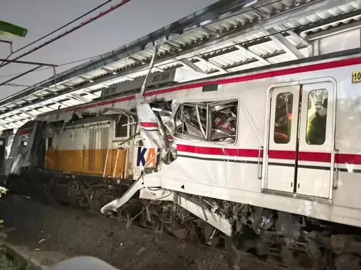 Korban Tewas Kecelakaan Kereta Bekasi Bertambah Menjadi 16 Orang: Mia Citra Meninggal Dunia