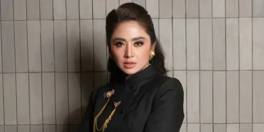 Geram Diisukan Meninggal Dunia akibat Kecelakaan, Dewi Perssik Berencana Lapor Polisi
