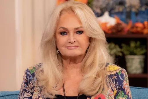 Kondisi Kritis Bonnie Tyler: Alami Henti Jantung Saat Proses Pemulihan Operasi Usus di Portugal