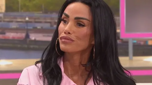 Drama 'EastEnders' di Kehidupan Nyata: Katie Price Semprot Suami Setelah Insiden Misterius di Bandara Dubai